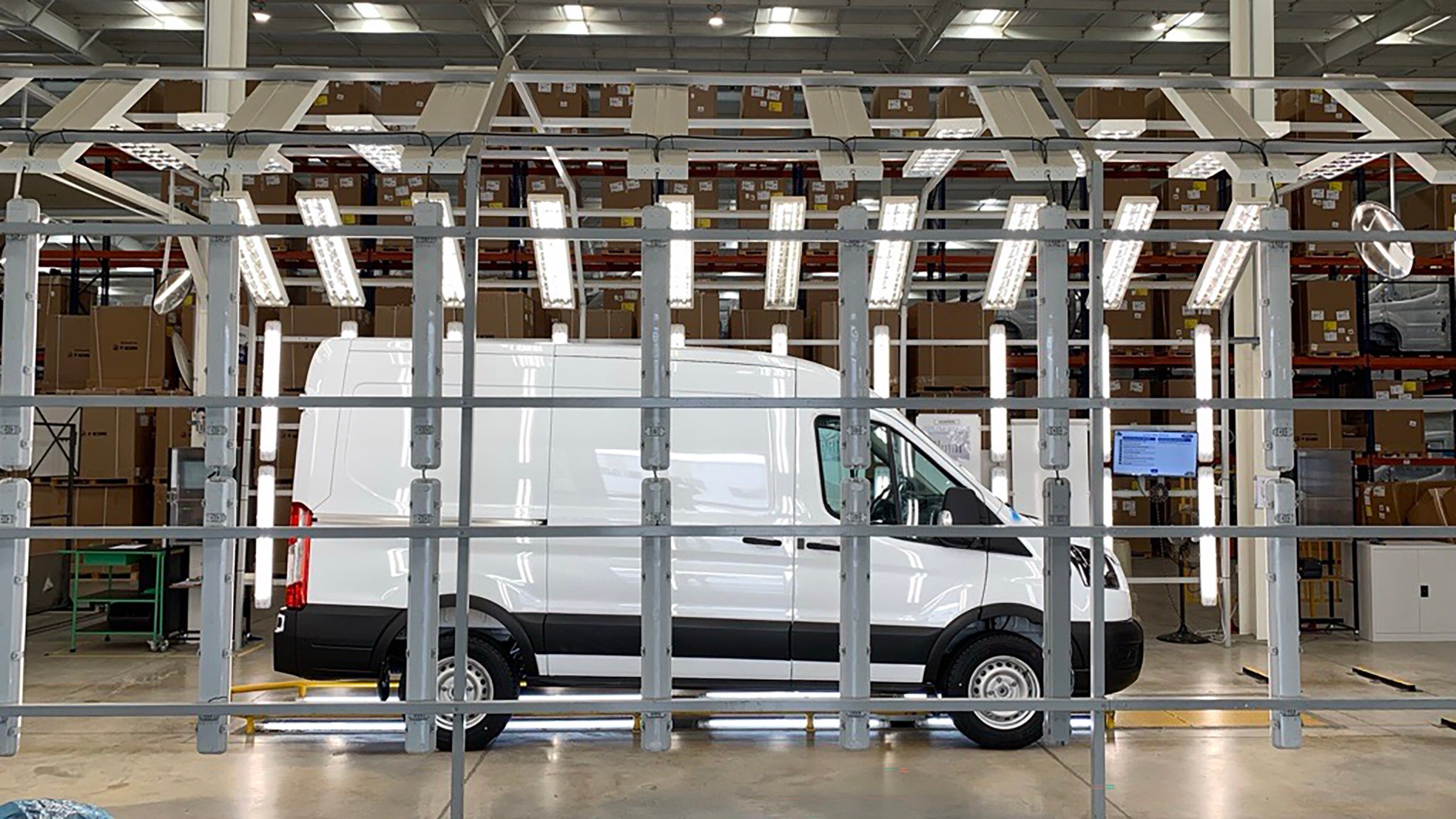 Ford comemora a produção de 20.000 unidades da Transit na América do Sul